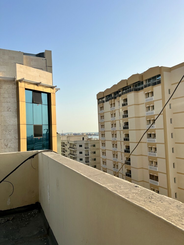 شقق مساحات واسعة . - 8