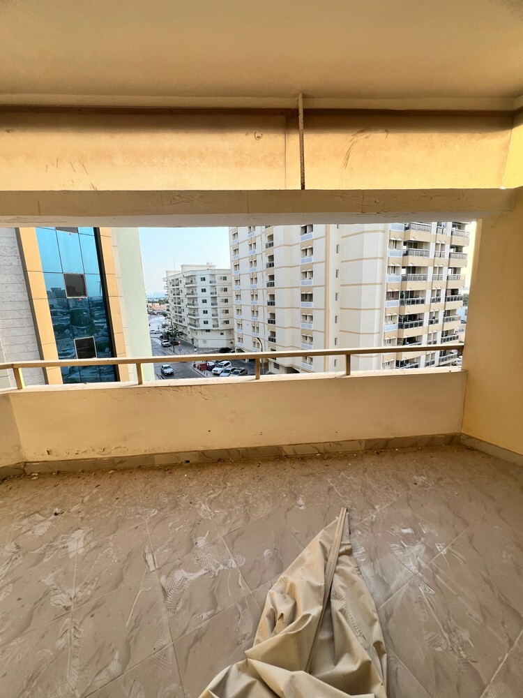 شقق مساحات واسعة . - 16