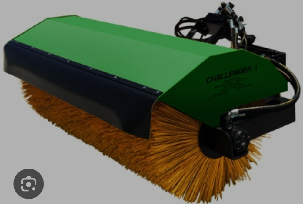 Messy Ferguson Tractor with brush - 2