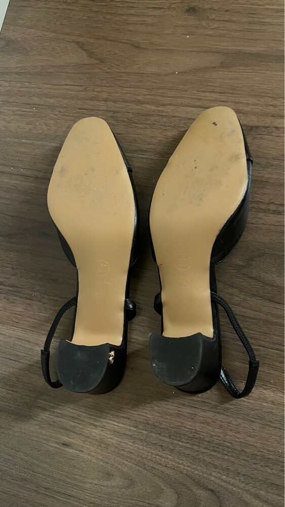 Black chanel slingback heels - 4