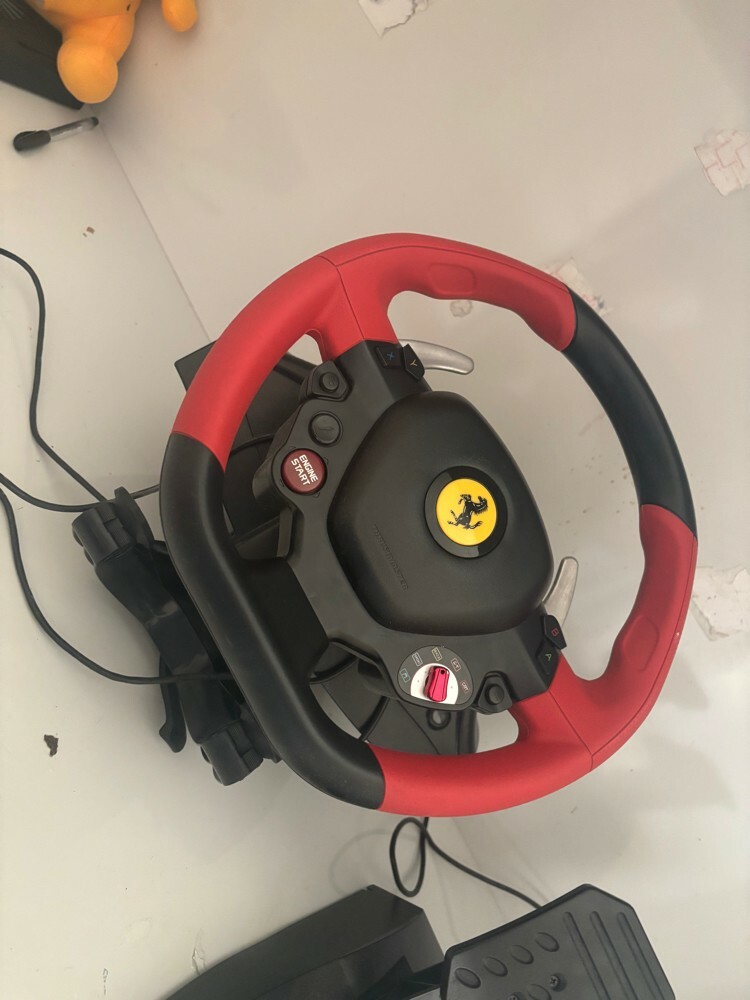 Xbox Ferrari steering wheel - 1