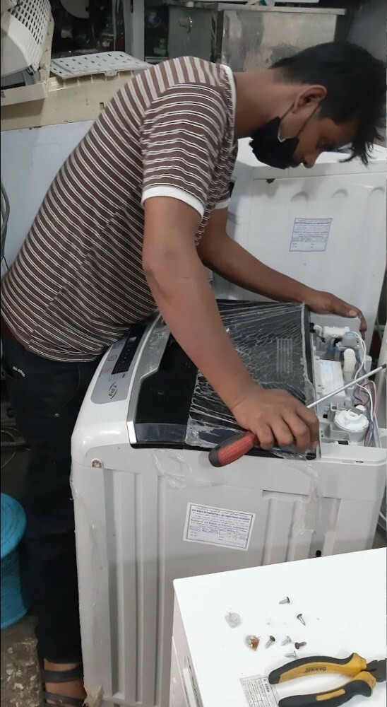 WASHING MACHINE,, REFRIGERATOR,, A - 8