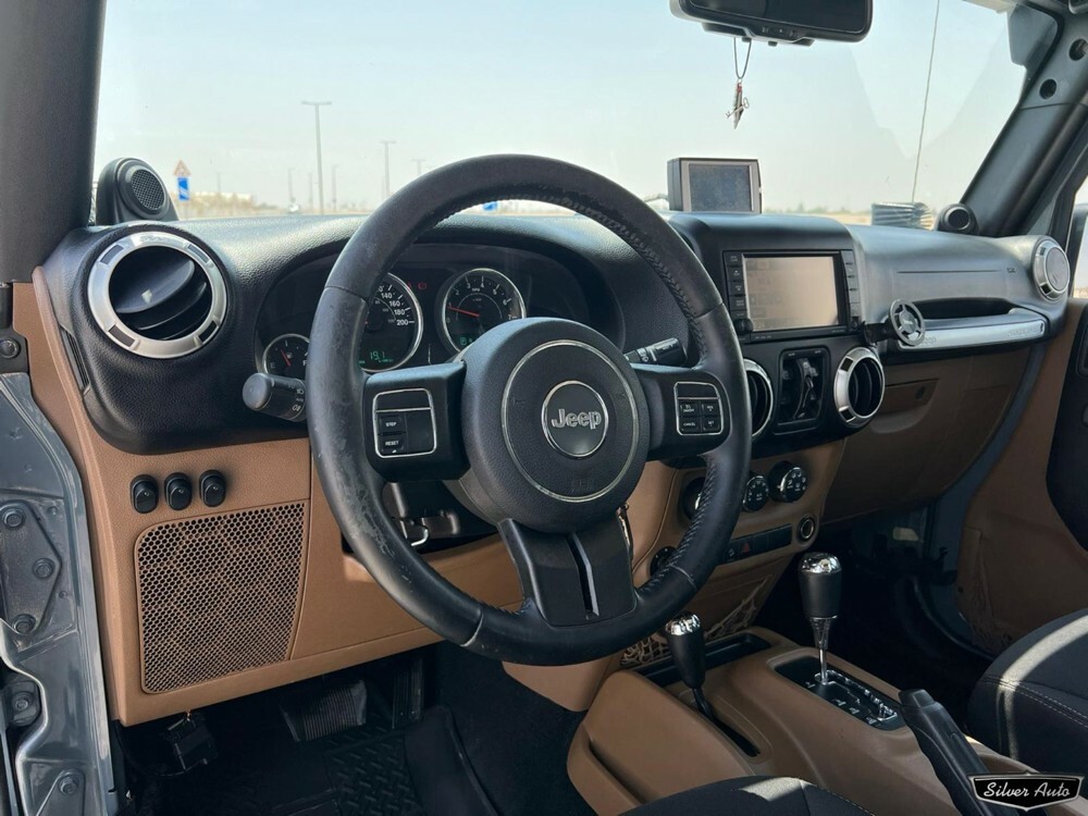 Jeep Wrangler Sahara 2014 - 6
