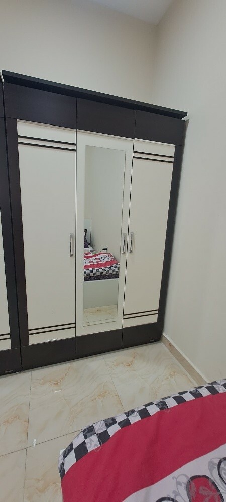 2 bed with mattres and 2 wardrobe - 7