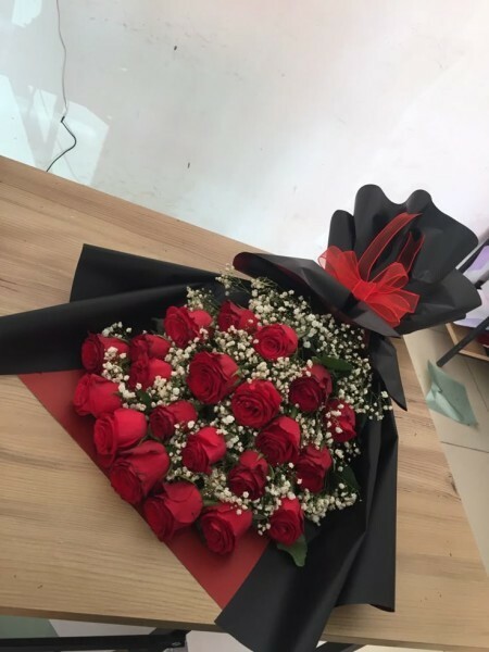 PREMIUM RED ROSES 20 COLLECTION, - 1