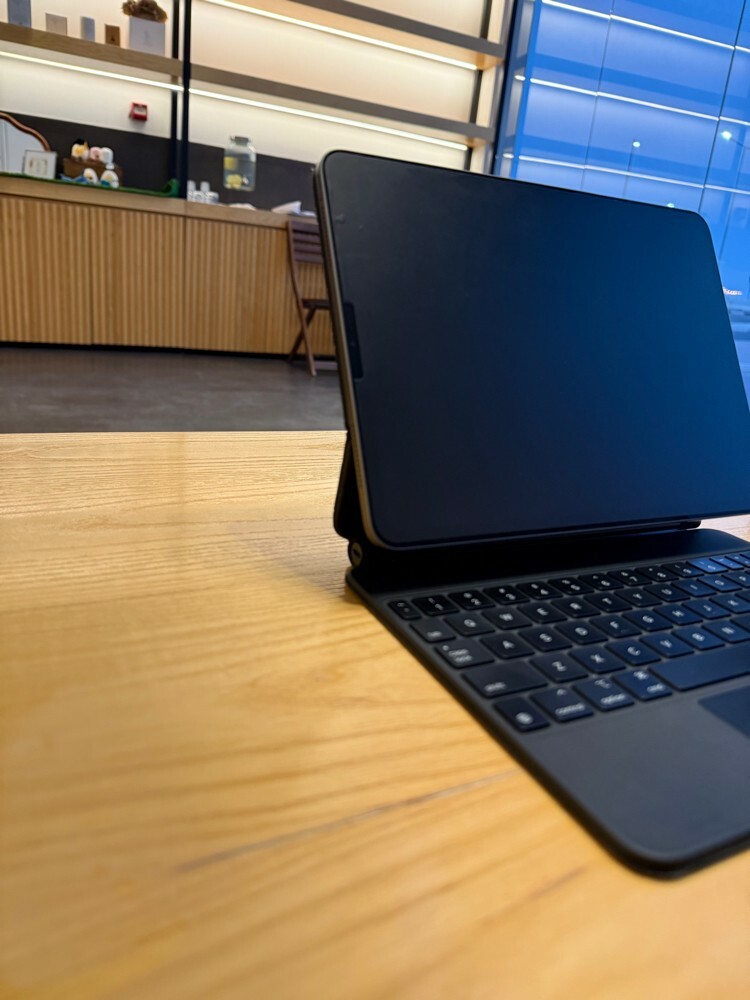 iPad Pro 11” - 120 Hertz   - 21