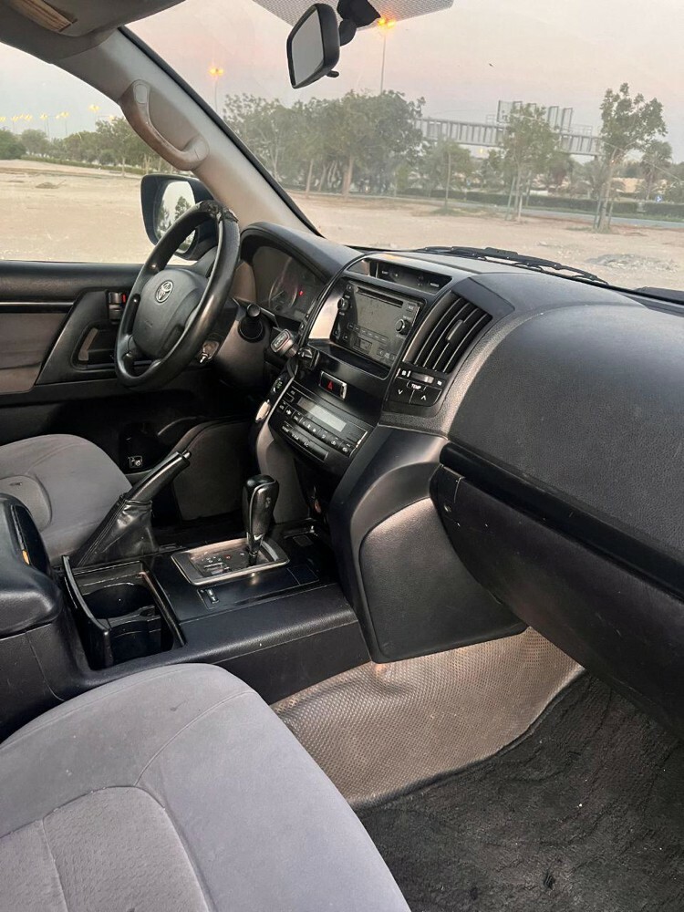 Toyota Land Cruiser  - 6