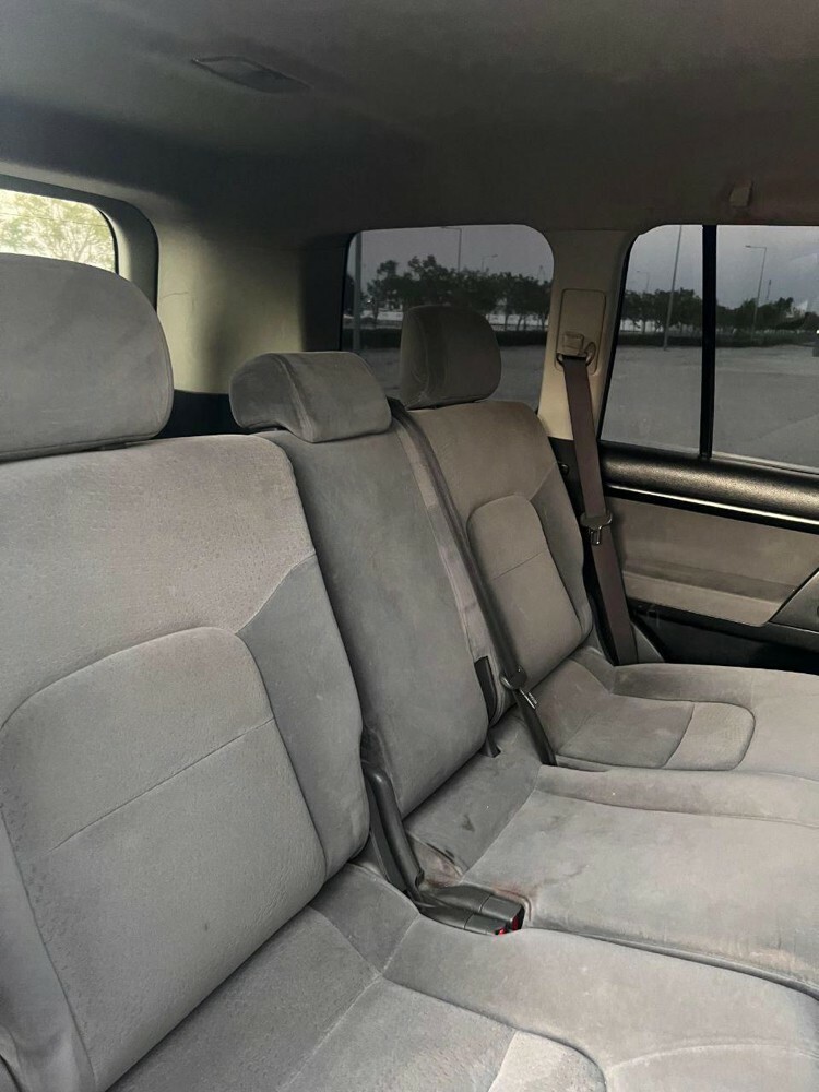 Toyota Land Cruiser  - 7