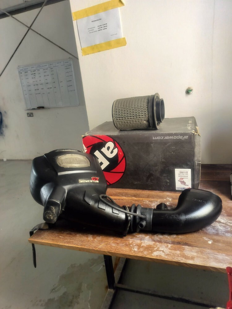 Nissan Air intake + Free wheel hub  - 4