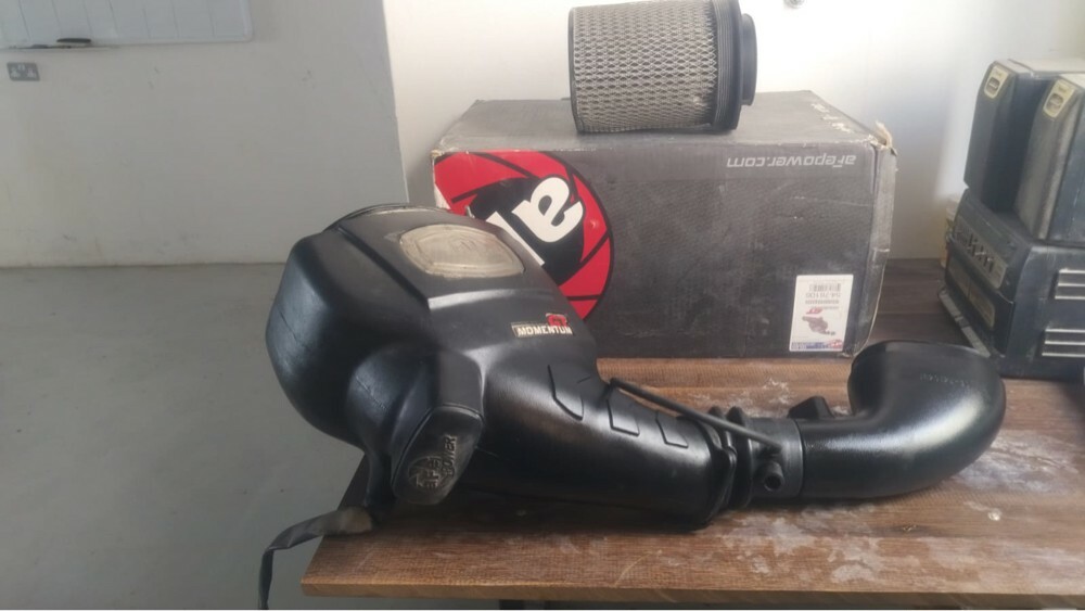 Nissan Air intake + Free wheel hub  - 1