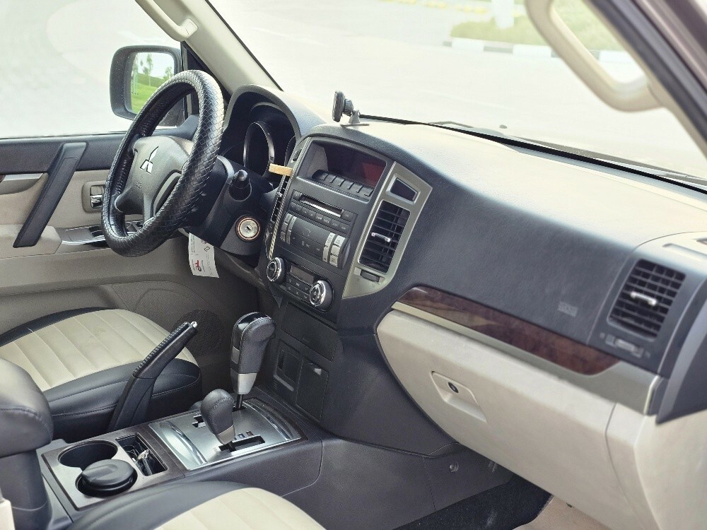 Mitsubishi Pajero glx - 14