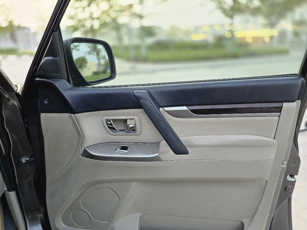 Mitsubishi Pajero glx - 15
