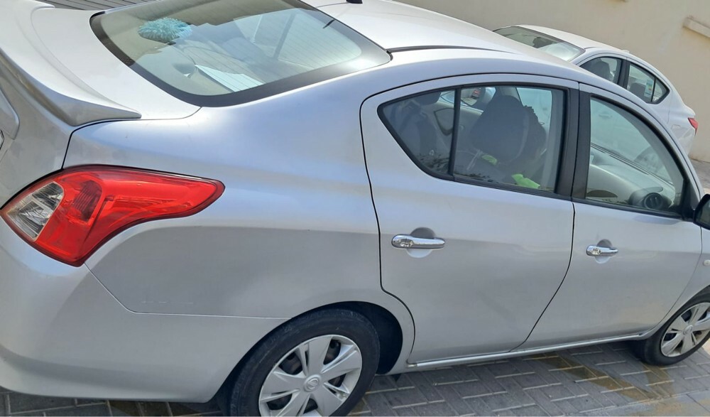 Nissan sunny - 4