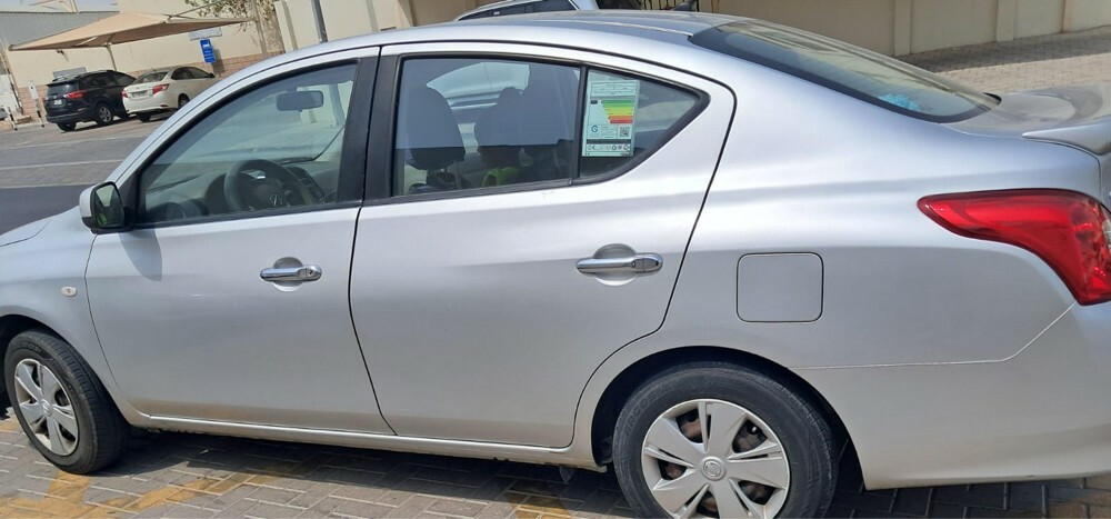 Nissan sunny - 1