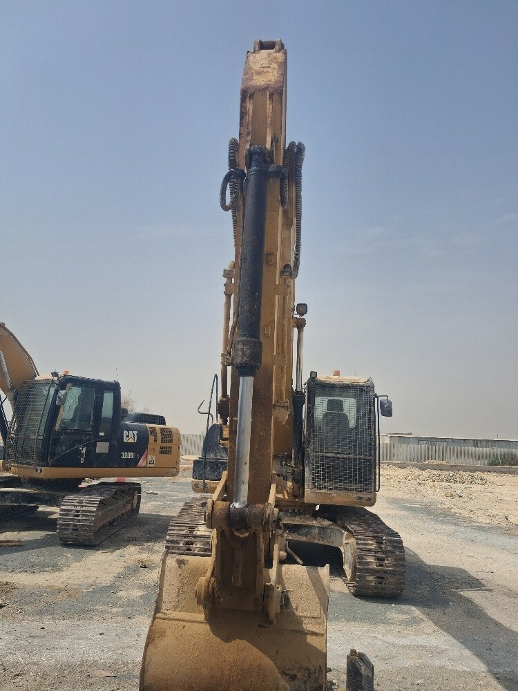 Excavators for rent - 2