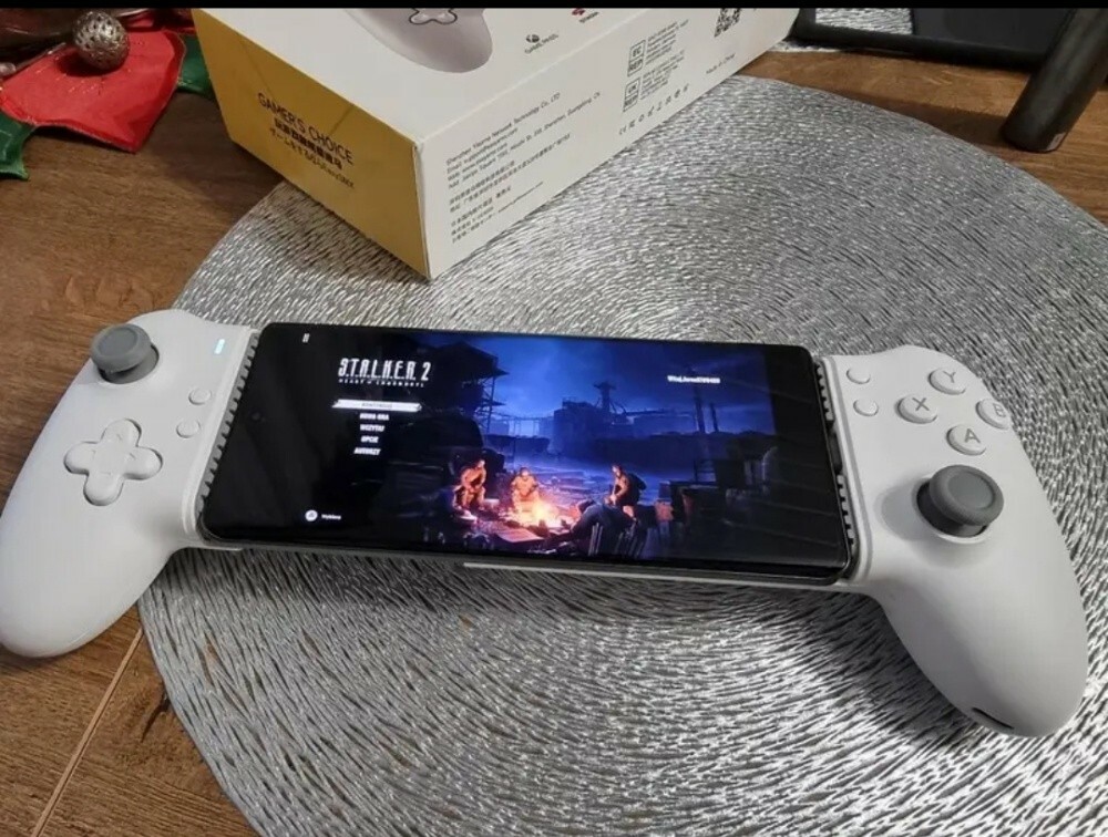 mobile gaming controller gift - 14