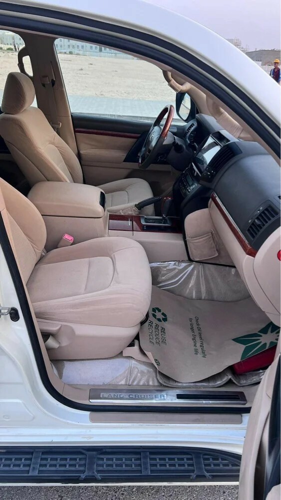 لاندكروزر جي اكس ار ليمتد ٢٠١٣ - 3