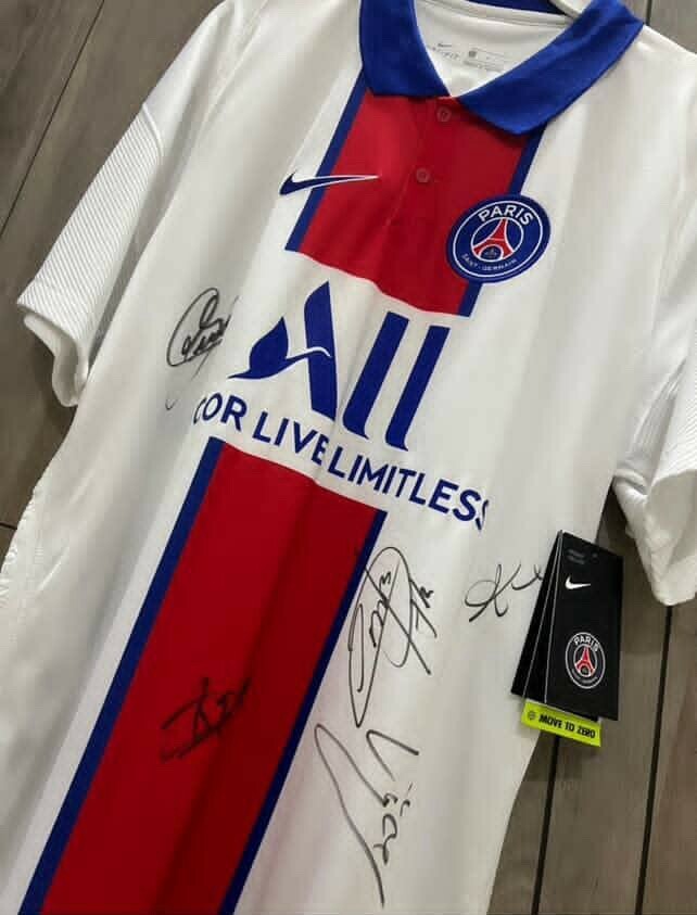 signed PSG jersey by 20/21 team - 3