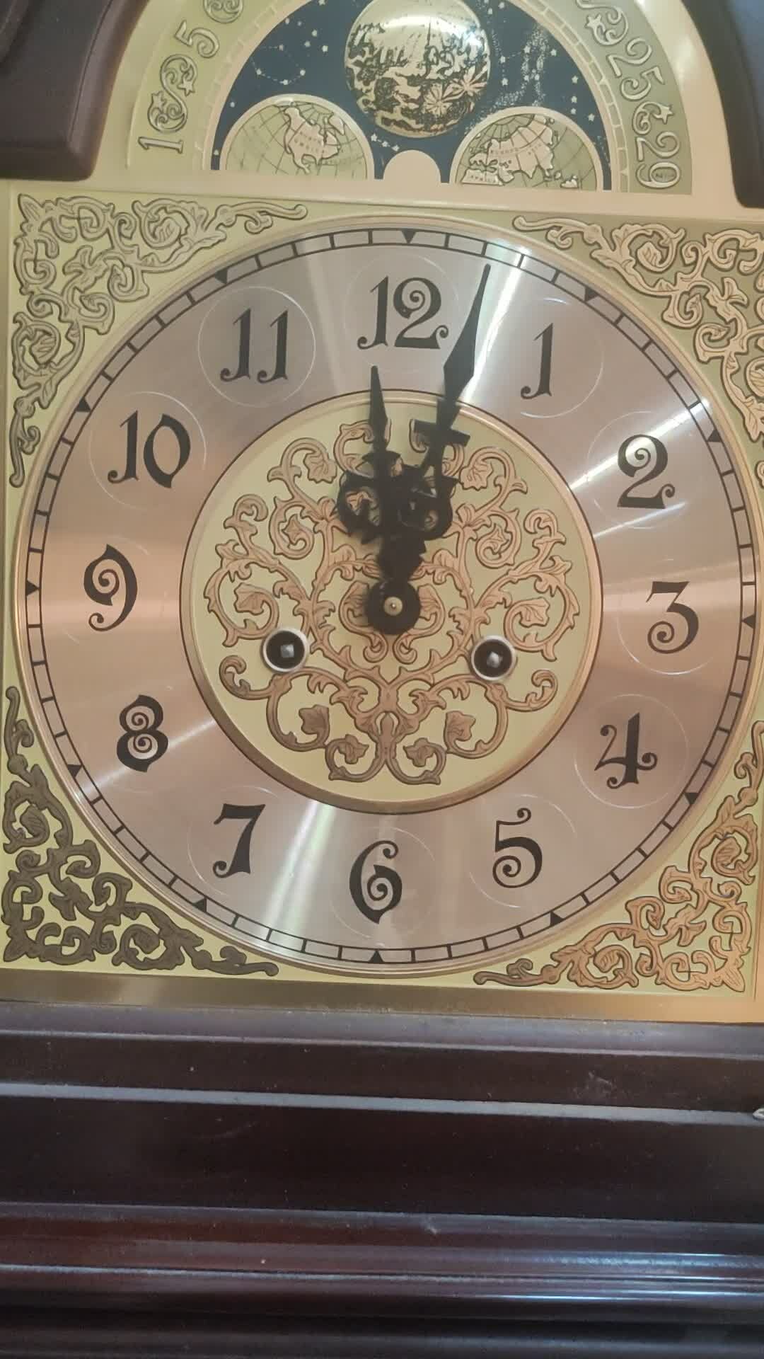 ساعه حائط انتيك قديمه مميزة جدا - 2