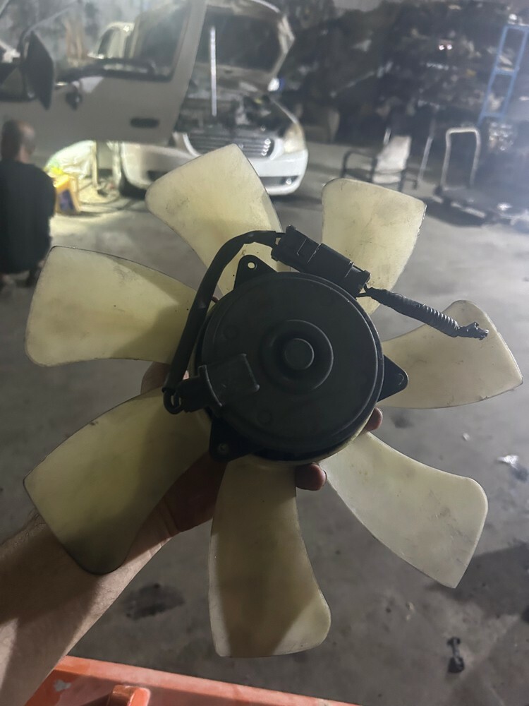 Moter Fan available - 1