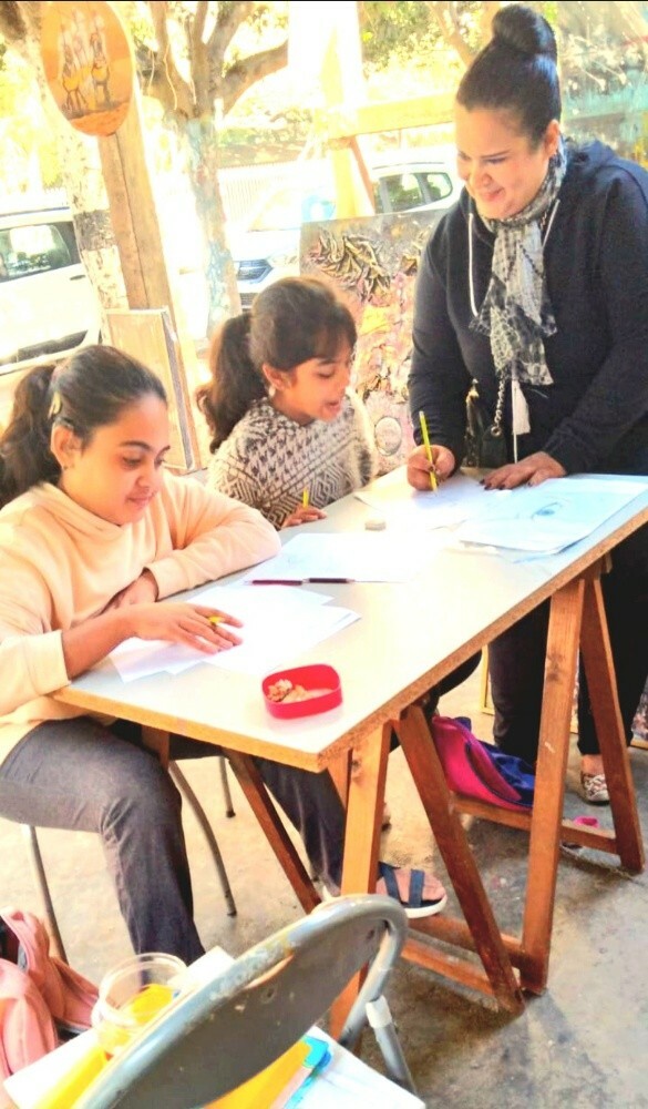 إعطاء دروس في الرسم والصباغة - 3