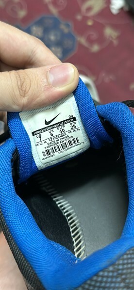 Two sport shoes for sale - 4