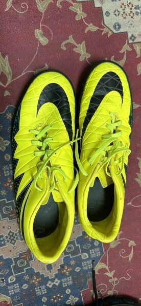 Two sport shoes for sale - 3