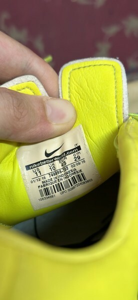 Two sport shoes for sale - 11
