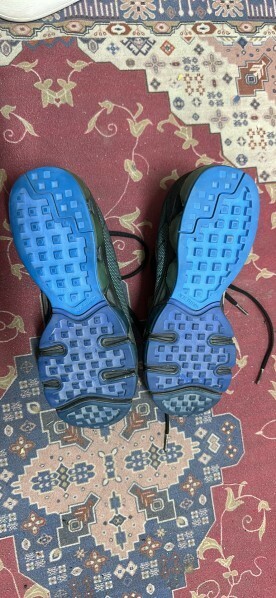 Two sport shoes for sale - 6