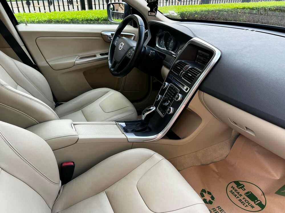 Volvo XC60 great car - 7