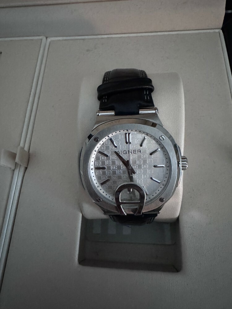 Aigner - 1