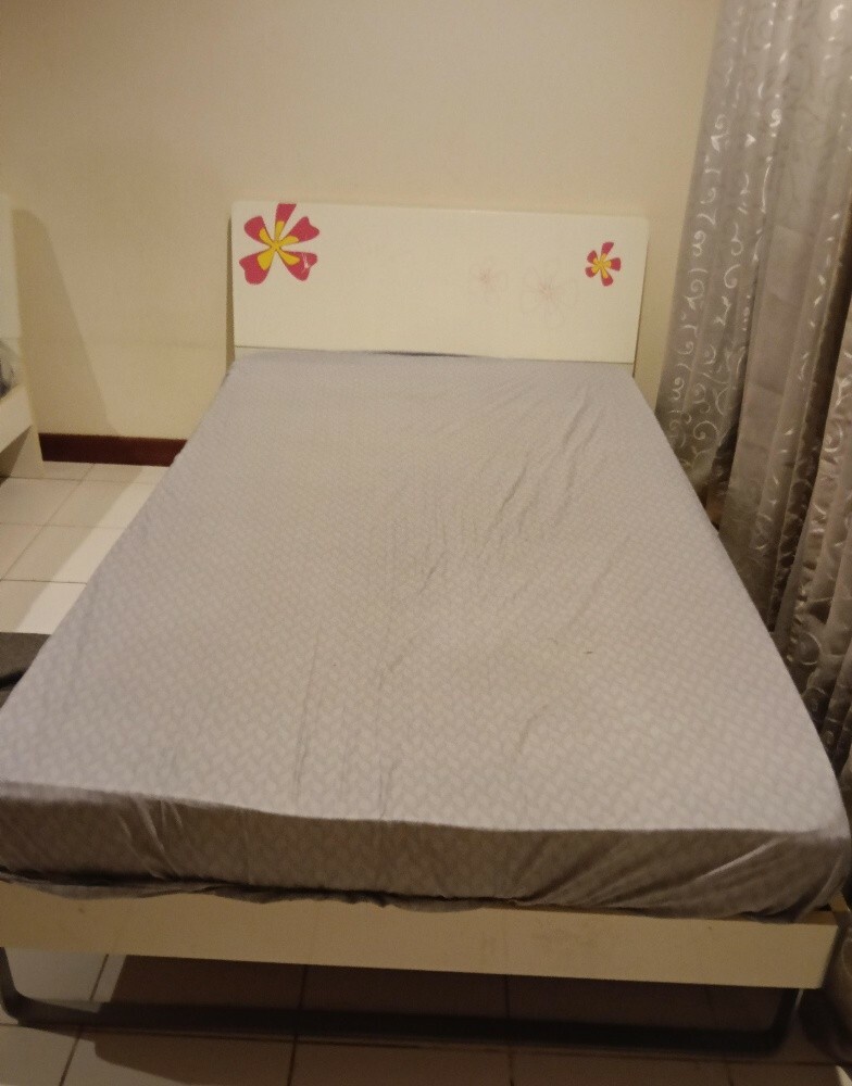 2 beds with a dresser and a small - 1