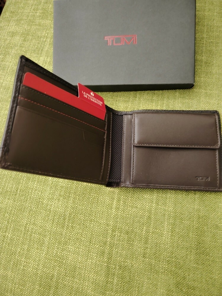 TUMI - 3