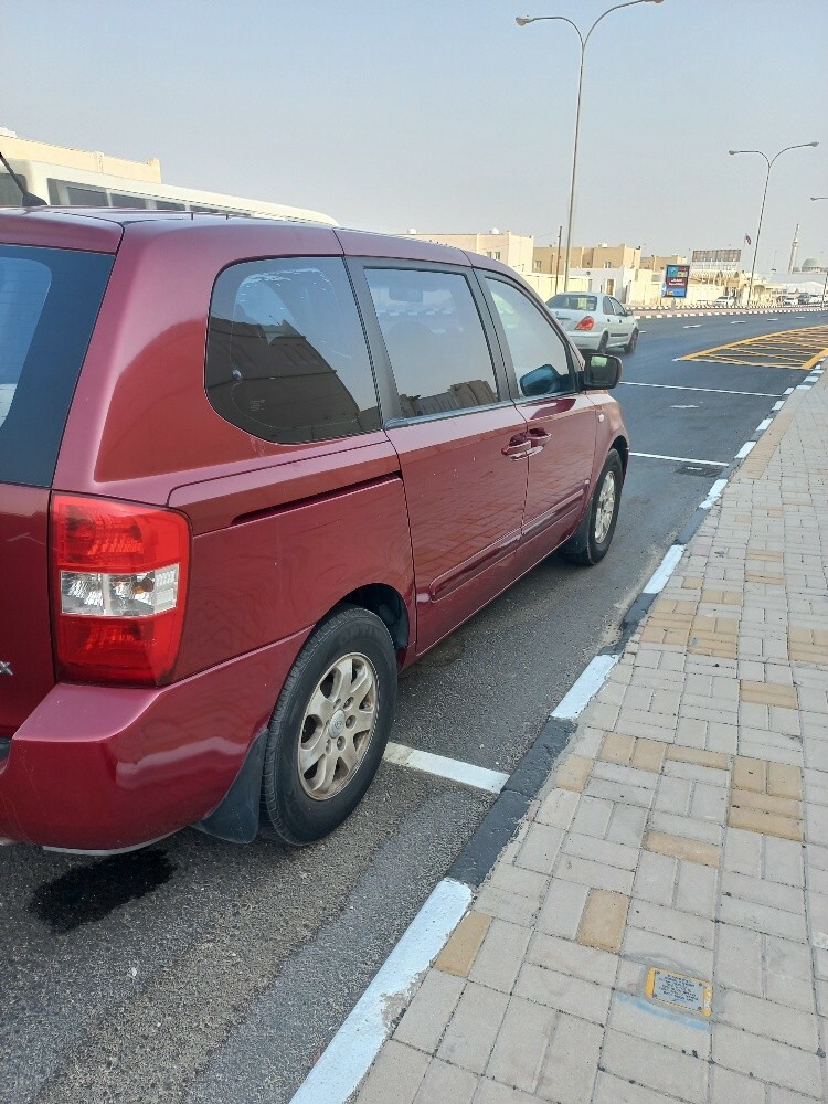 Kia Carnival EX 2009 SUV 7 Seater - 6