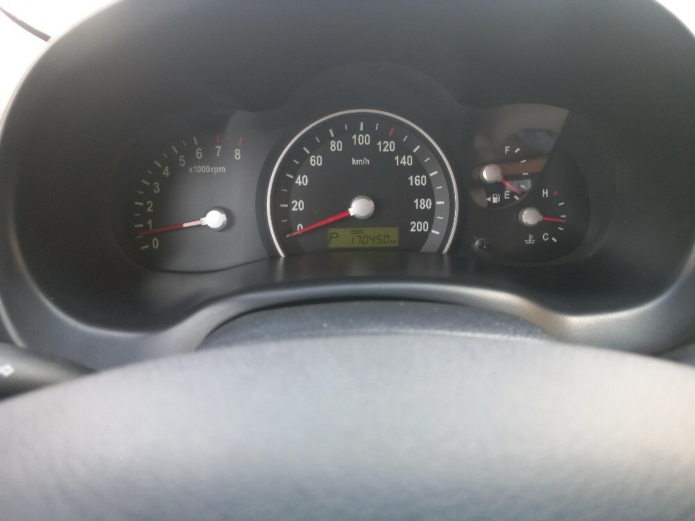 Kia Carnival EX 2009 SUV 7 Seater - 2