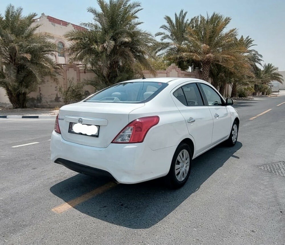 NISSAN SUNNY - 1