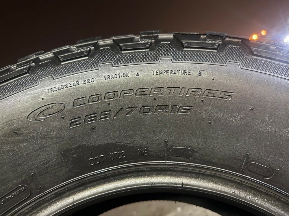 285/70/17 " Cooper tyre" USA - 5