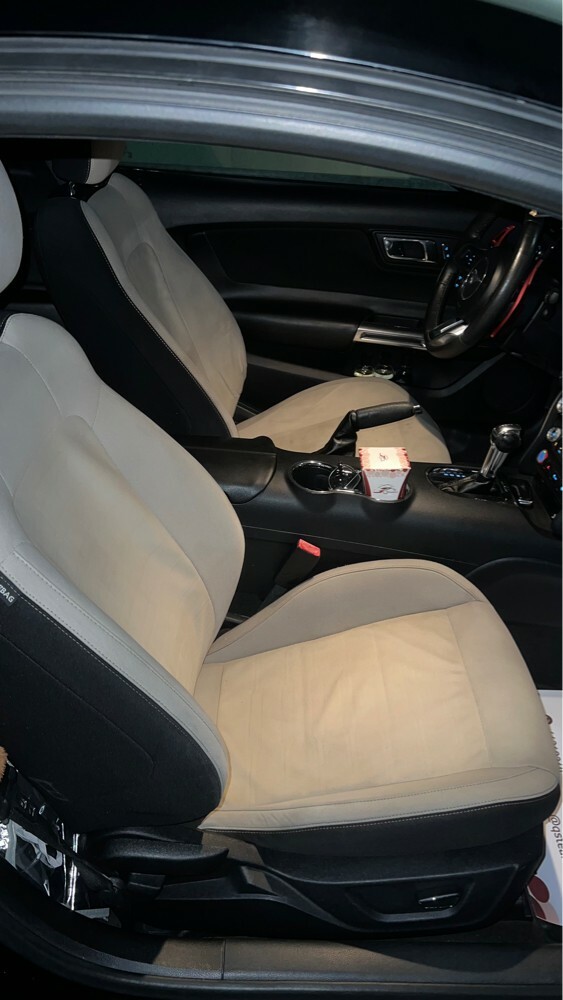 Ford Mustang - 8