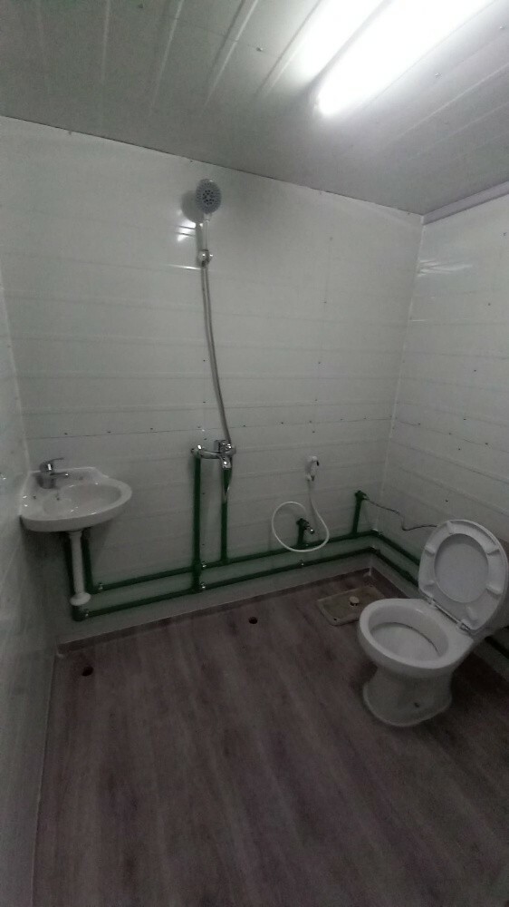 Caravan Cabin, kitchen & toilet - 7