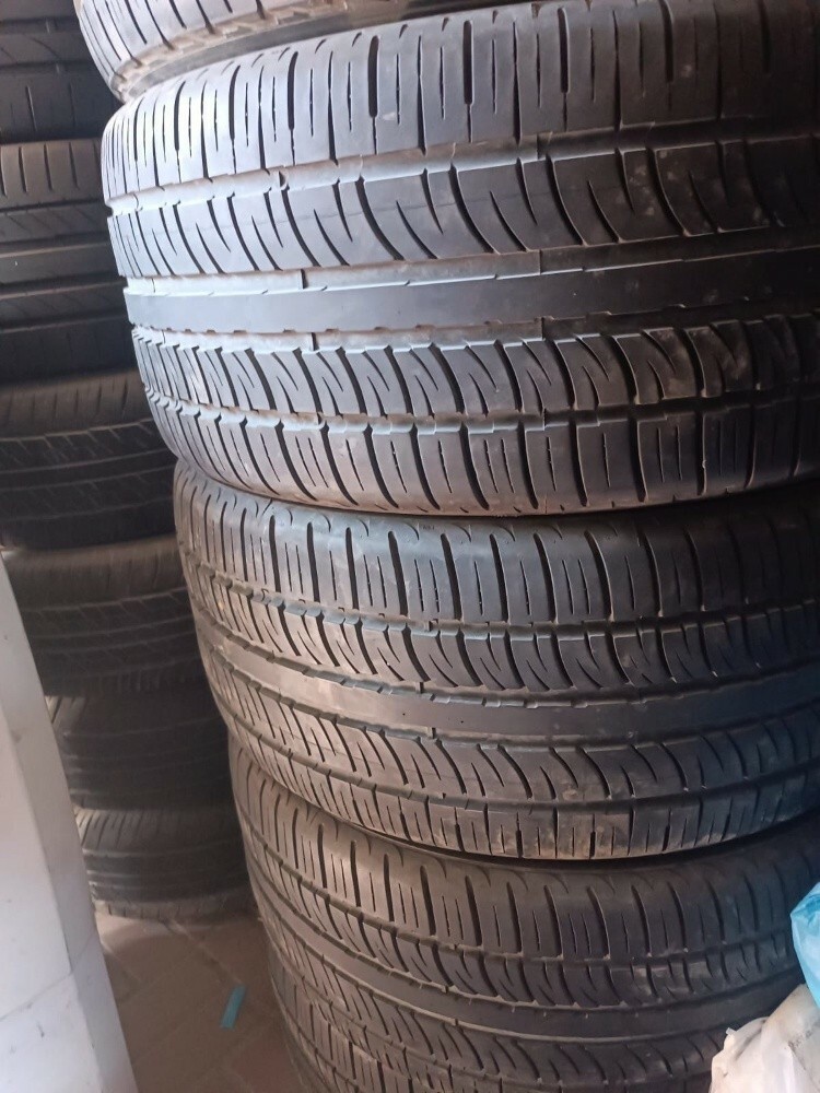 295/40/22#pirlli tyre - 2