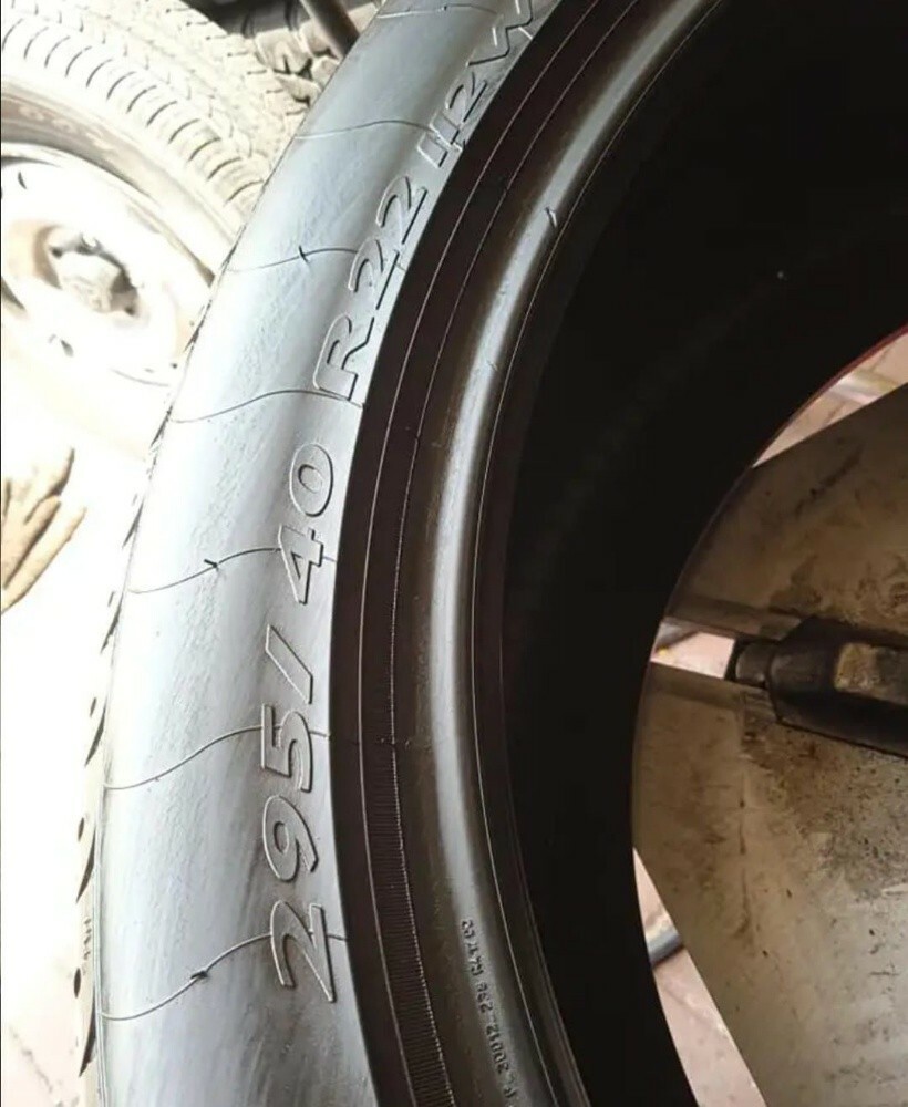 295/40/22#pirlli tyre - 3