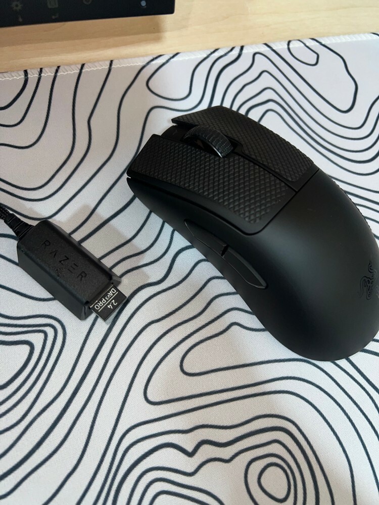 razer deathadder v3 pro  - 1