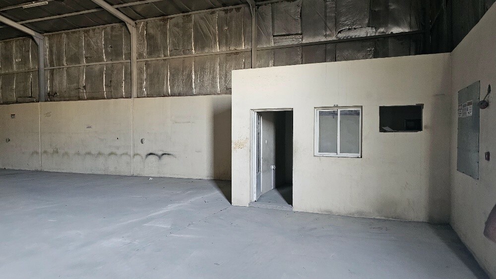 carpentry for rent in industrial - 4