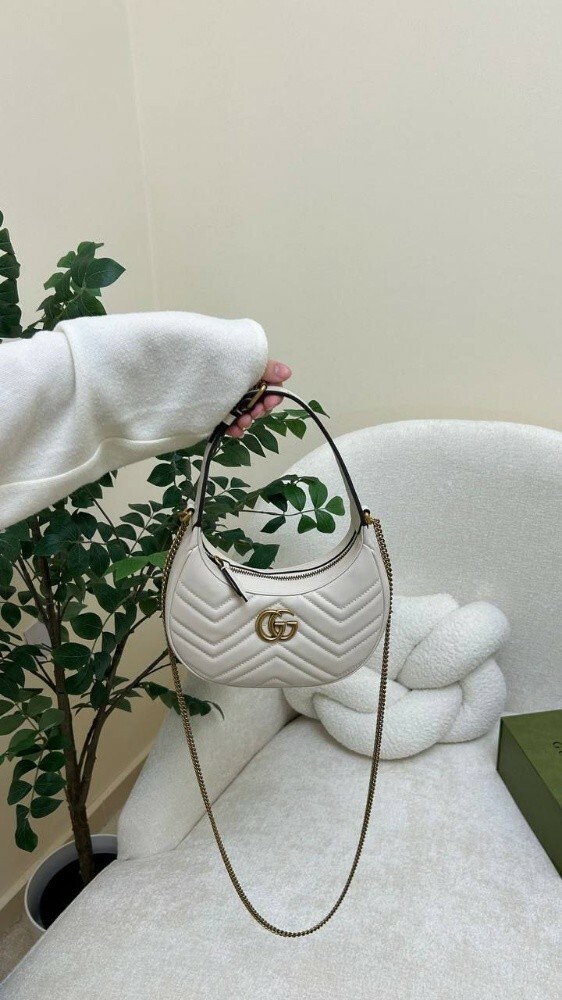 Half-Moon Sheped Mini Bag Gucci - 8
