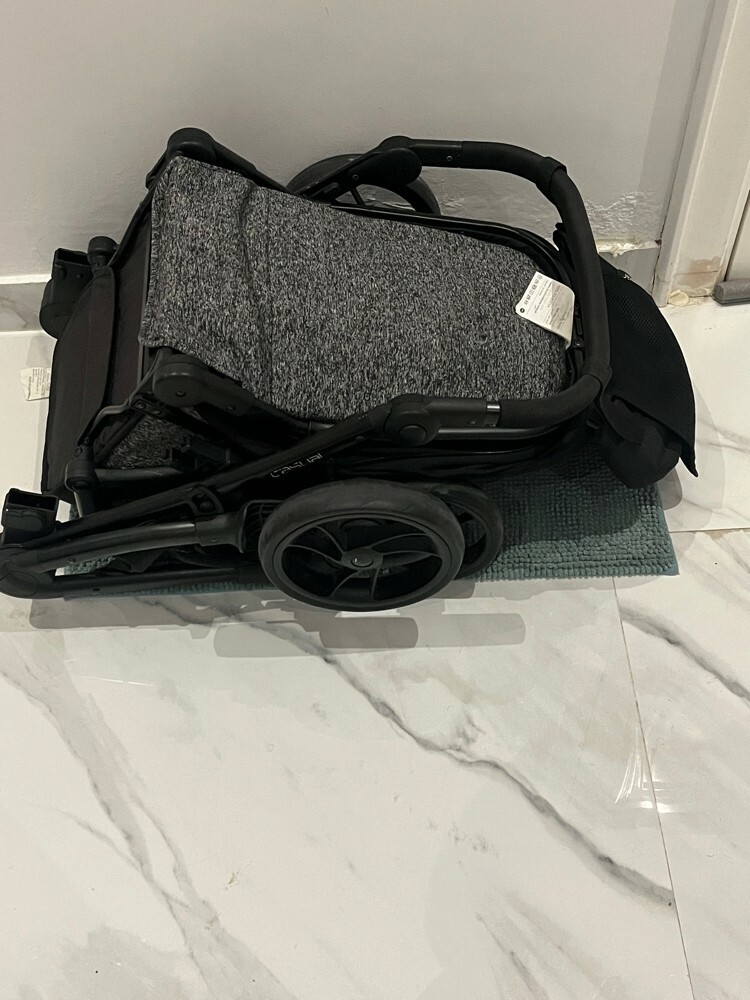 baby stroller  - 1