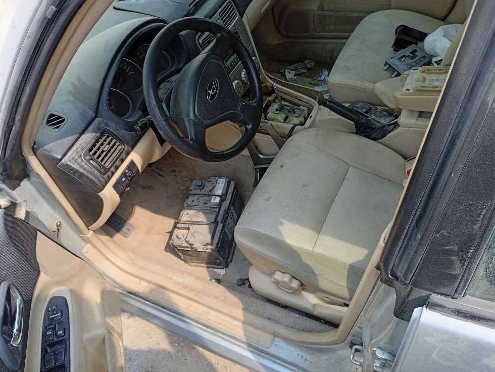 Subaru scrap available - 4