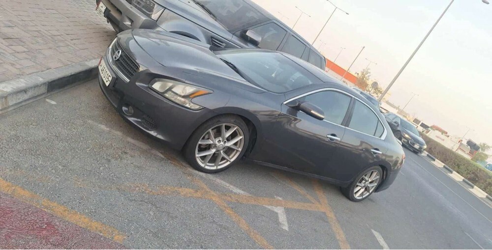 nissan maxima - 1