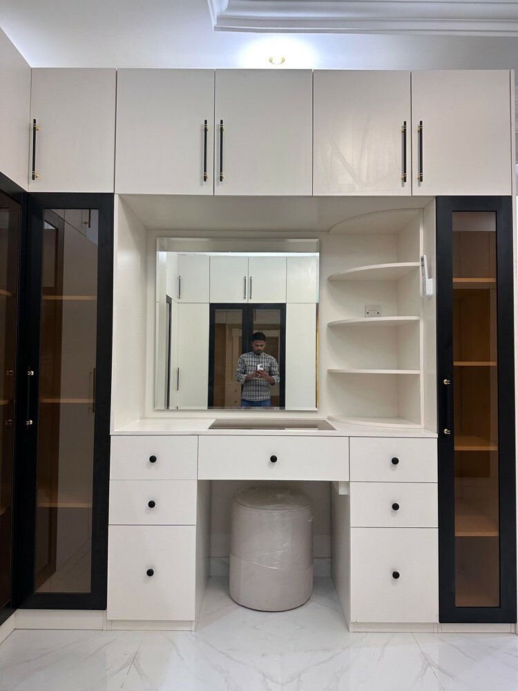 makes new Cabinet designs  - 3