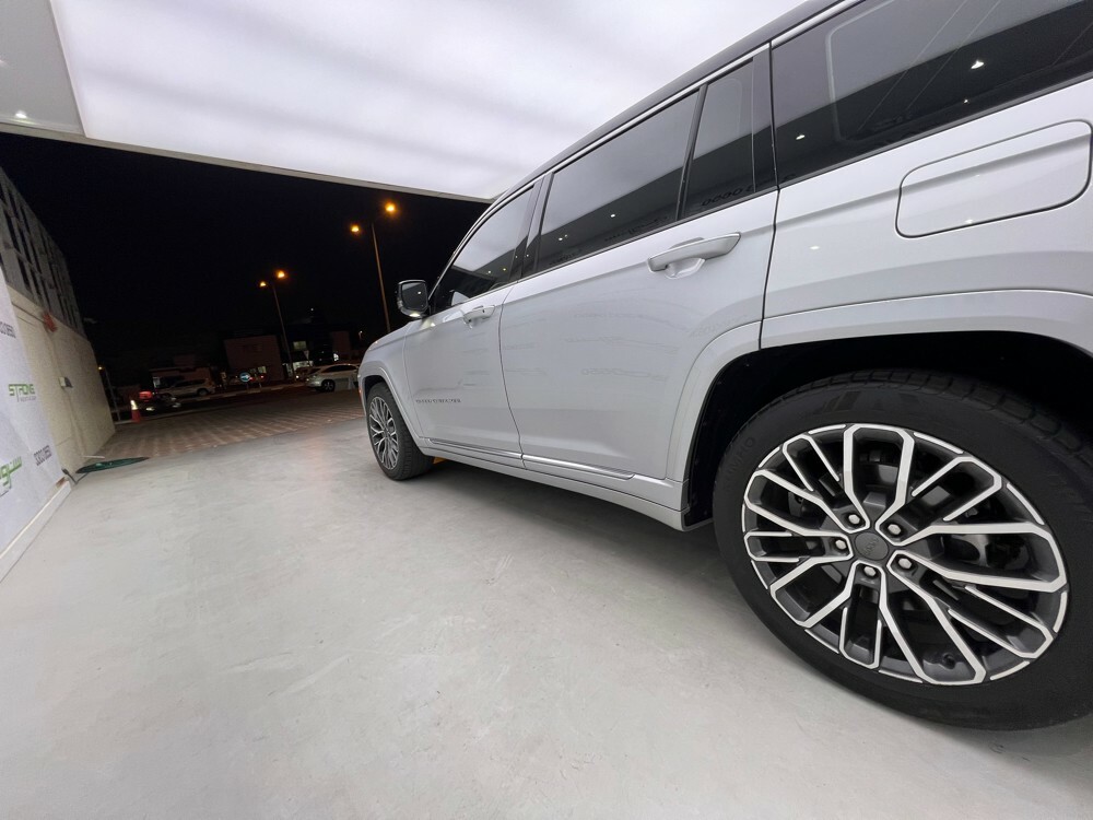 Jeep Grand Cherokee L Summit - 10