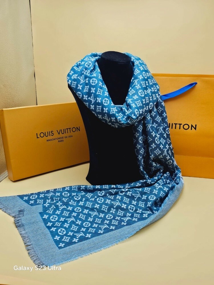 LV scarf - 1